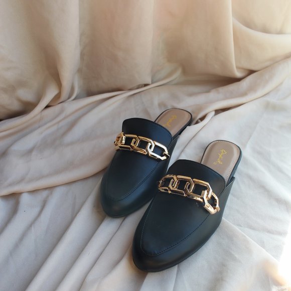 π¨LAST ONE// Black Chain Loafer Flat - Picture 4 of 5